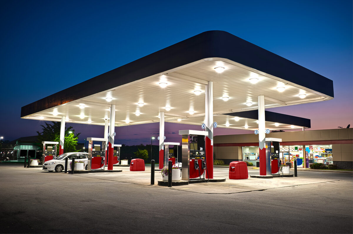 Guests at restaurants, quick-service counters and convenience stores